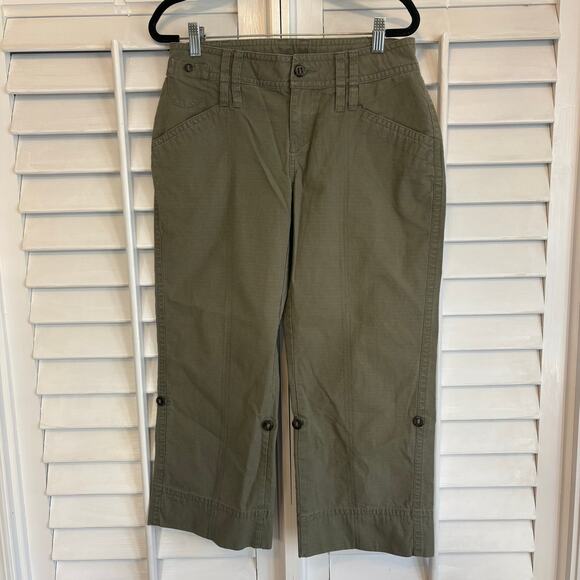 The North Face Olive Crops‎ Size 4 - Picture 1 of 10